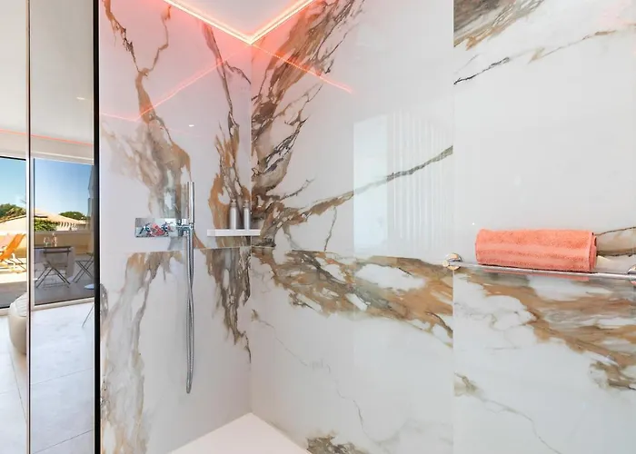 Village Naturiste R4n - Le Nest Heliopolis Luxe 아그